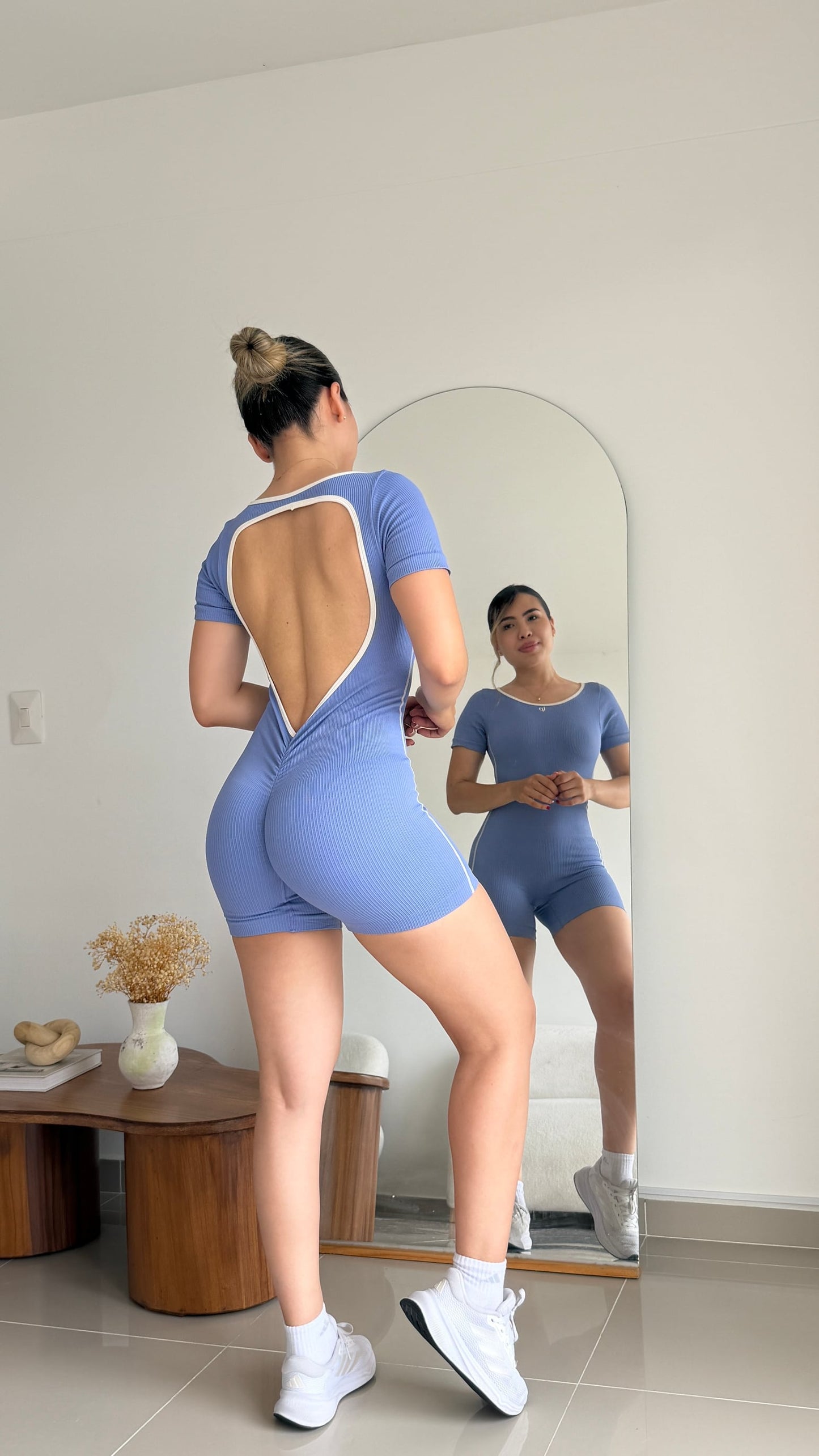 Enterizo Jazmin - color Azul Violeta - corto - vista 2 - LP Activewear