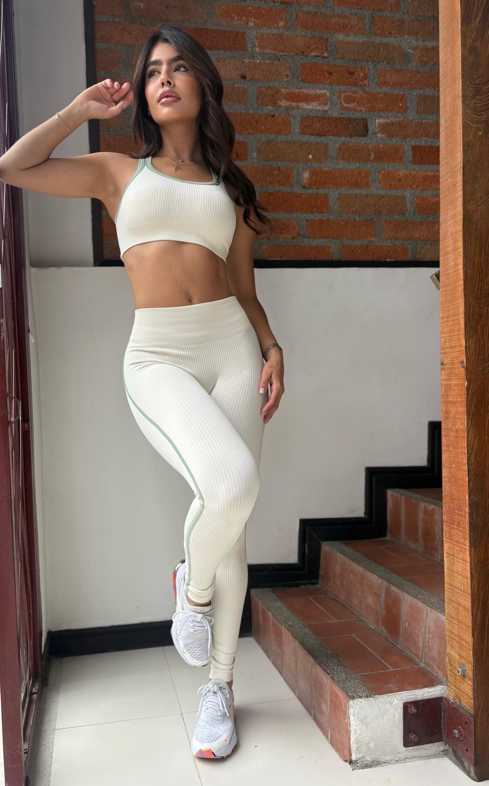 Set Vanessa - color Beige - vista 2 - LP Activewear